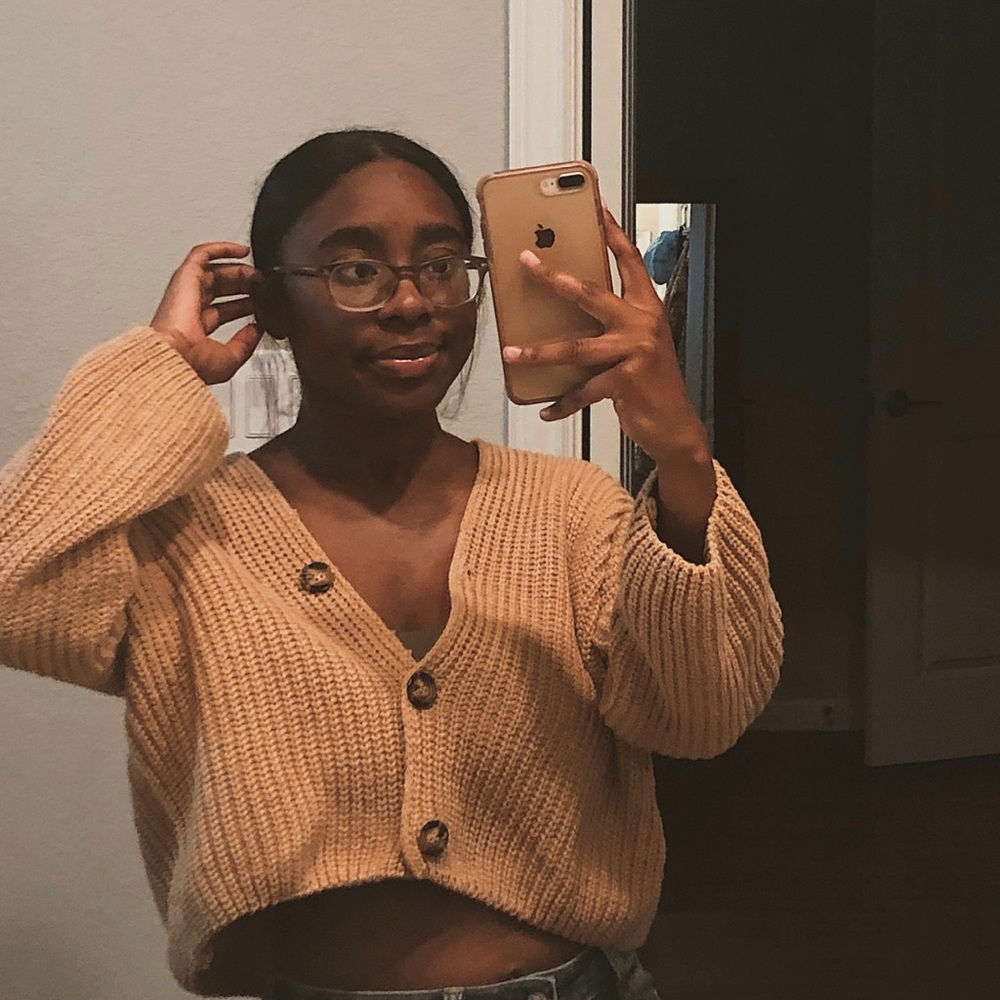 Meet your Posher, Destinee